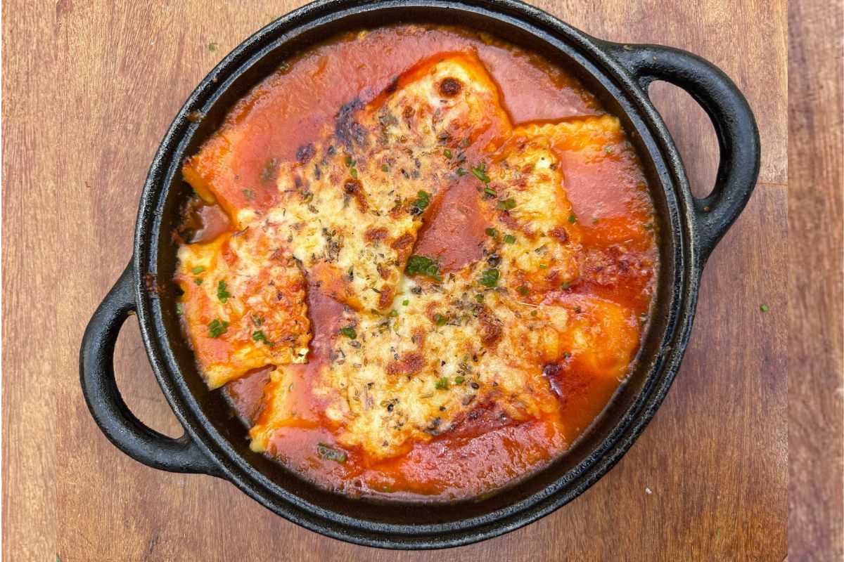 Foto do prato Ravioli de Ricota ao molho sugo gratinado do restaurante Malandrino. (Foto: Divulgação)