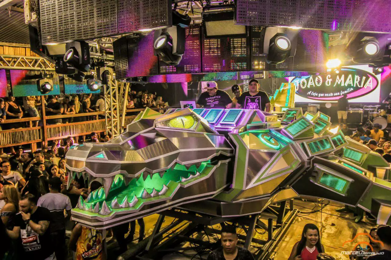 O Crocodilo promete encantar o público da Virada Cultural com uma experiência que mistura show e instalação artística. Quem nunca viu, vai se surpreender com o rock doido que só o Pará tem (foto: divulgação)