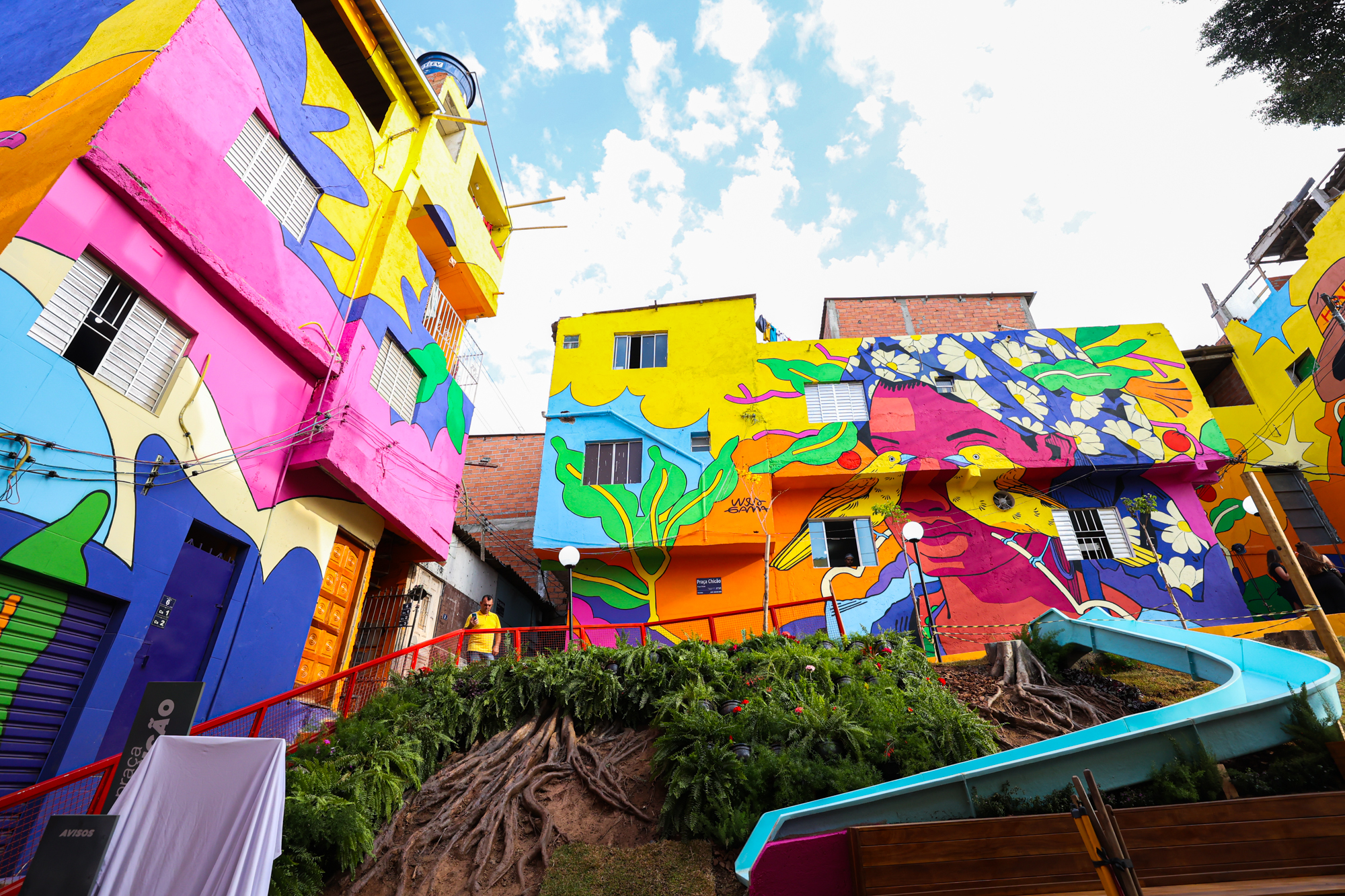 1402347-Inauguração da Praça Chicão – Favela Haiti 3D