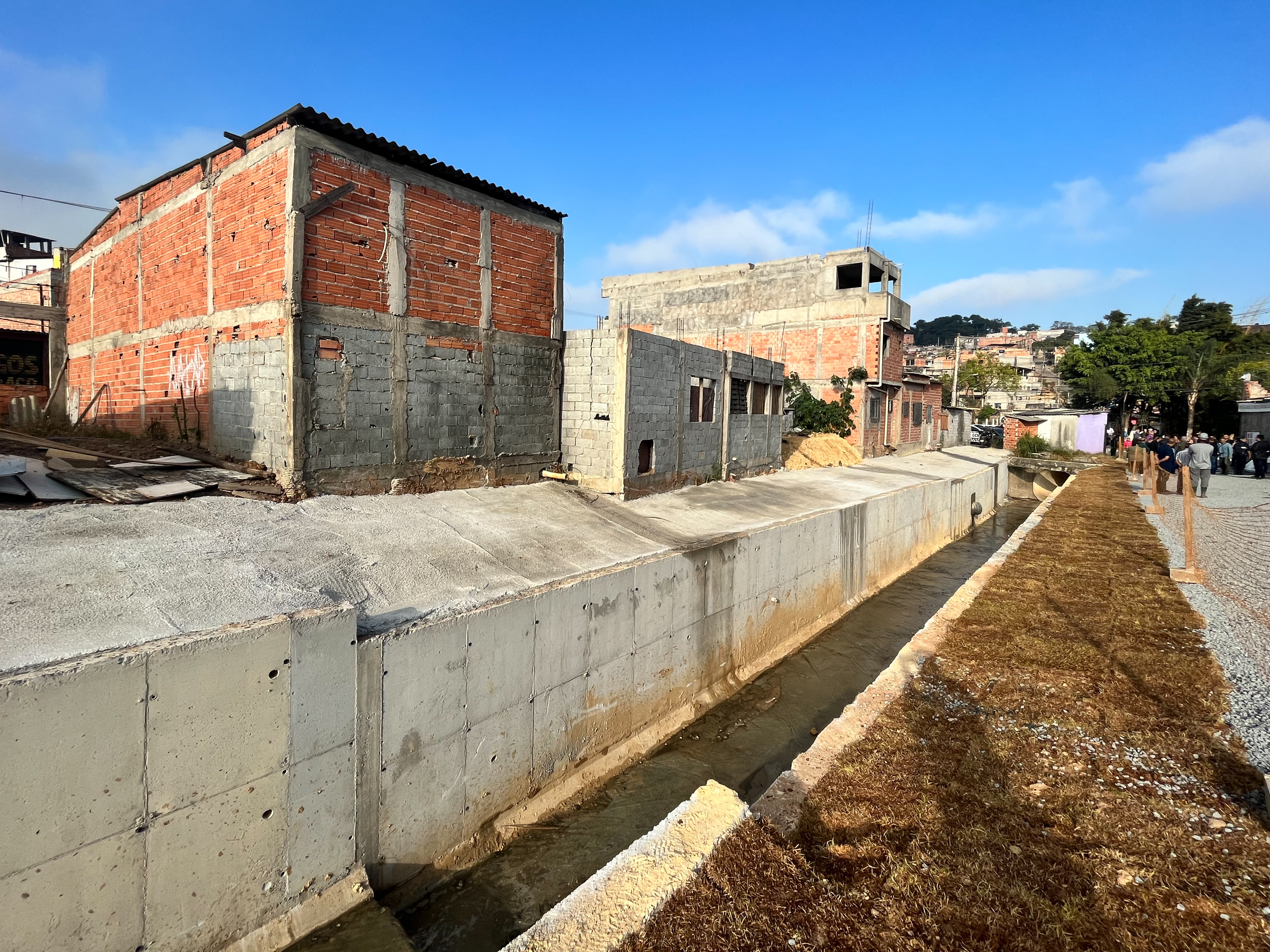 1436740-Visita às Obras de Contenção das Margens do Córrego Recanto Verde do Sol