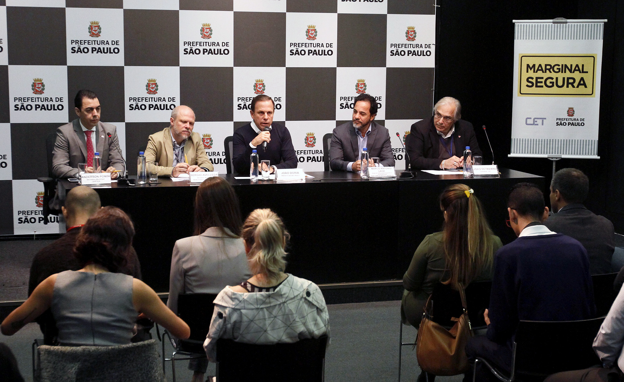 1542969-Entrega de veículos doados pela FIAT