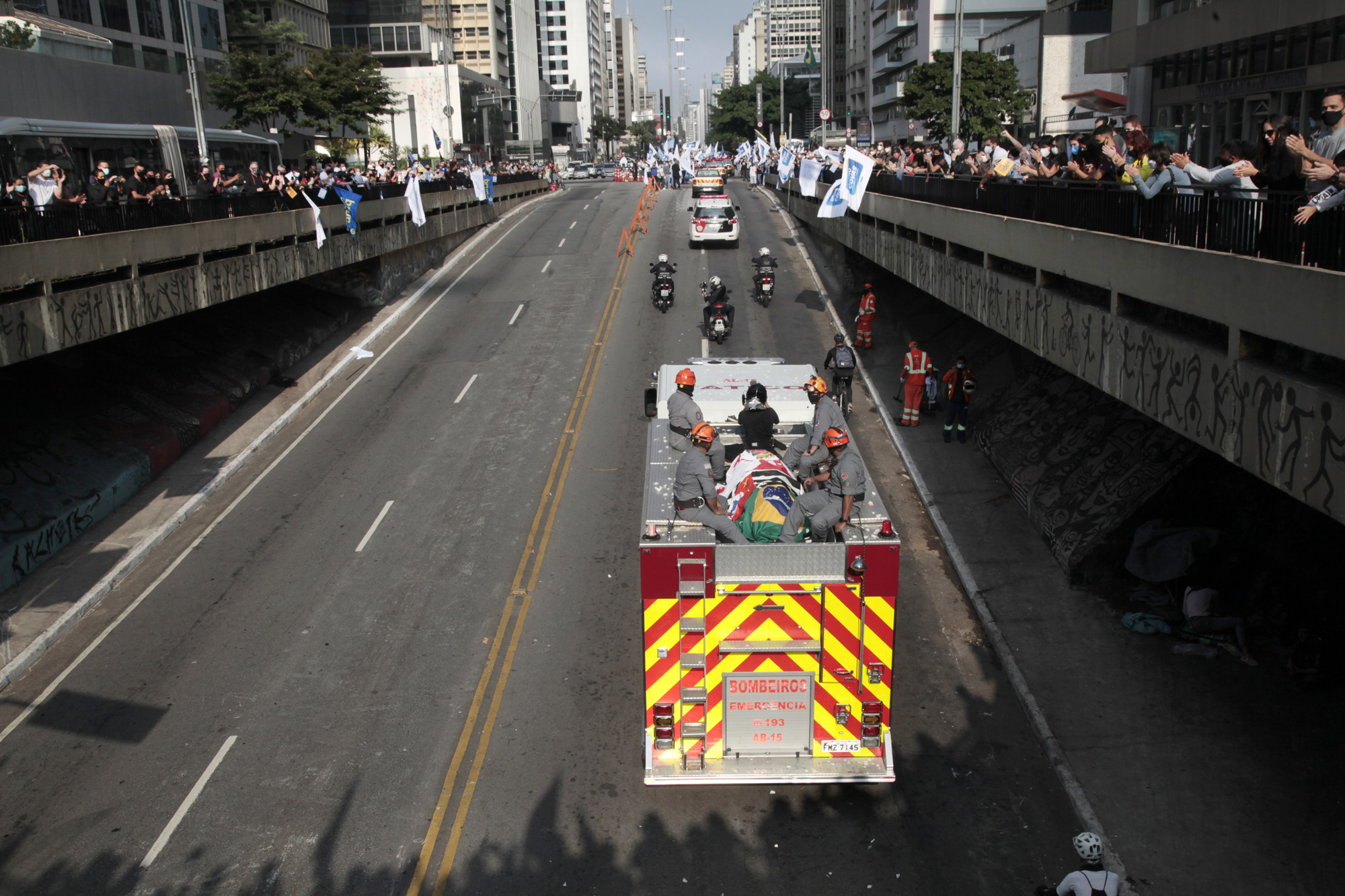 1688548-Homenagem no Cortejo ao Prefeito Bruno Covas