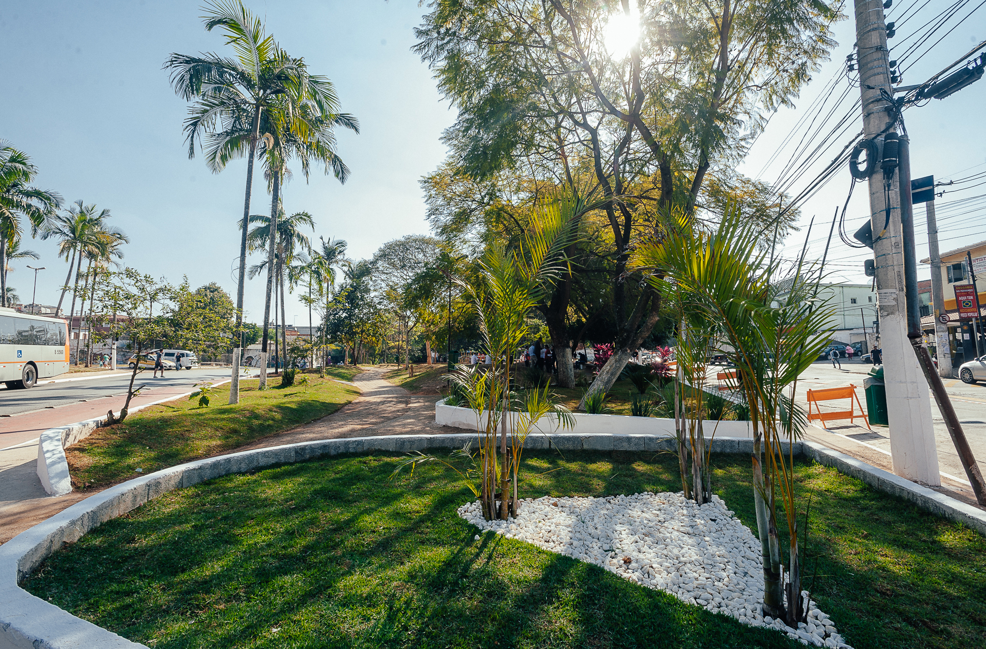 1459145-Vistoria às obras de Calçada e Jardinagem na Praça Geraldo Felix dos Santos e no Escadão da Rua Carlos Magalhães