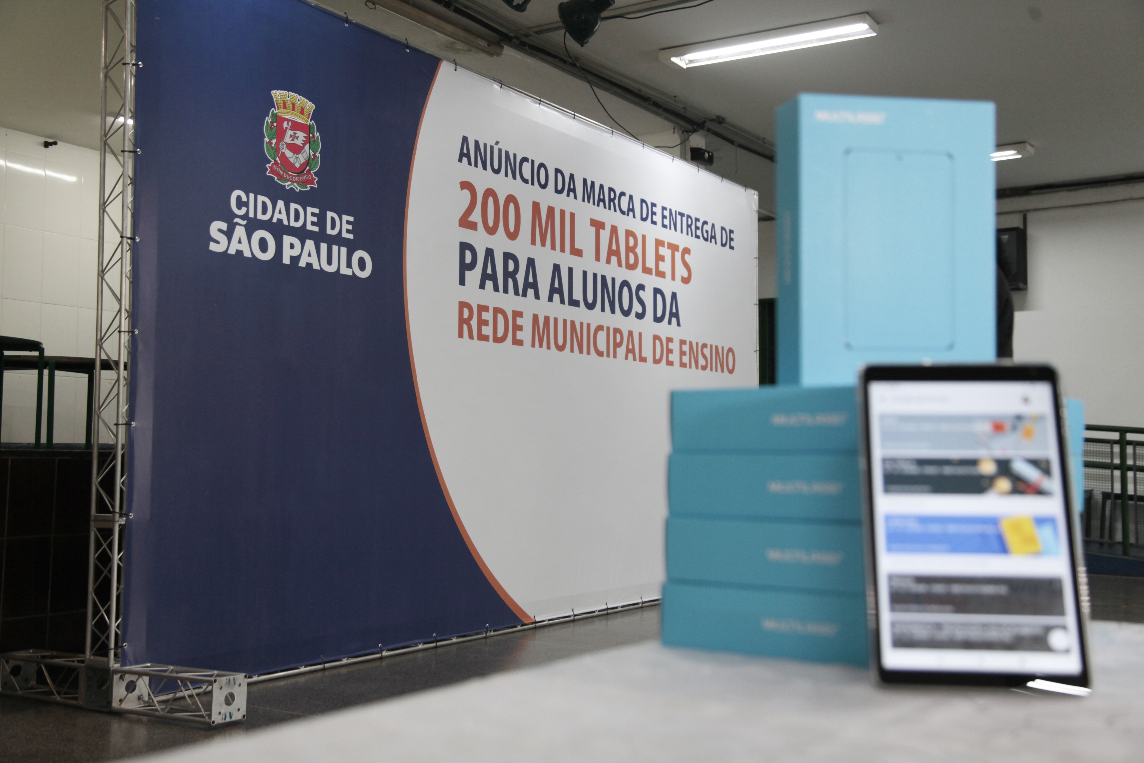 700311- Anúncio da Entrega de 200 mil Tablets para Alunos da Rede Municipal de Ensino