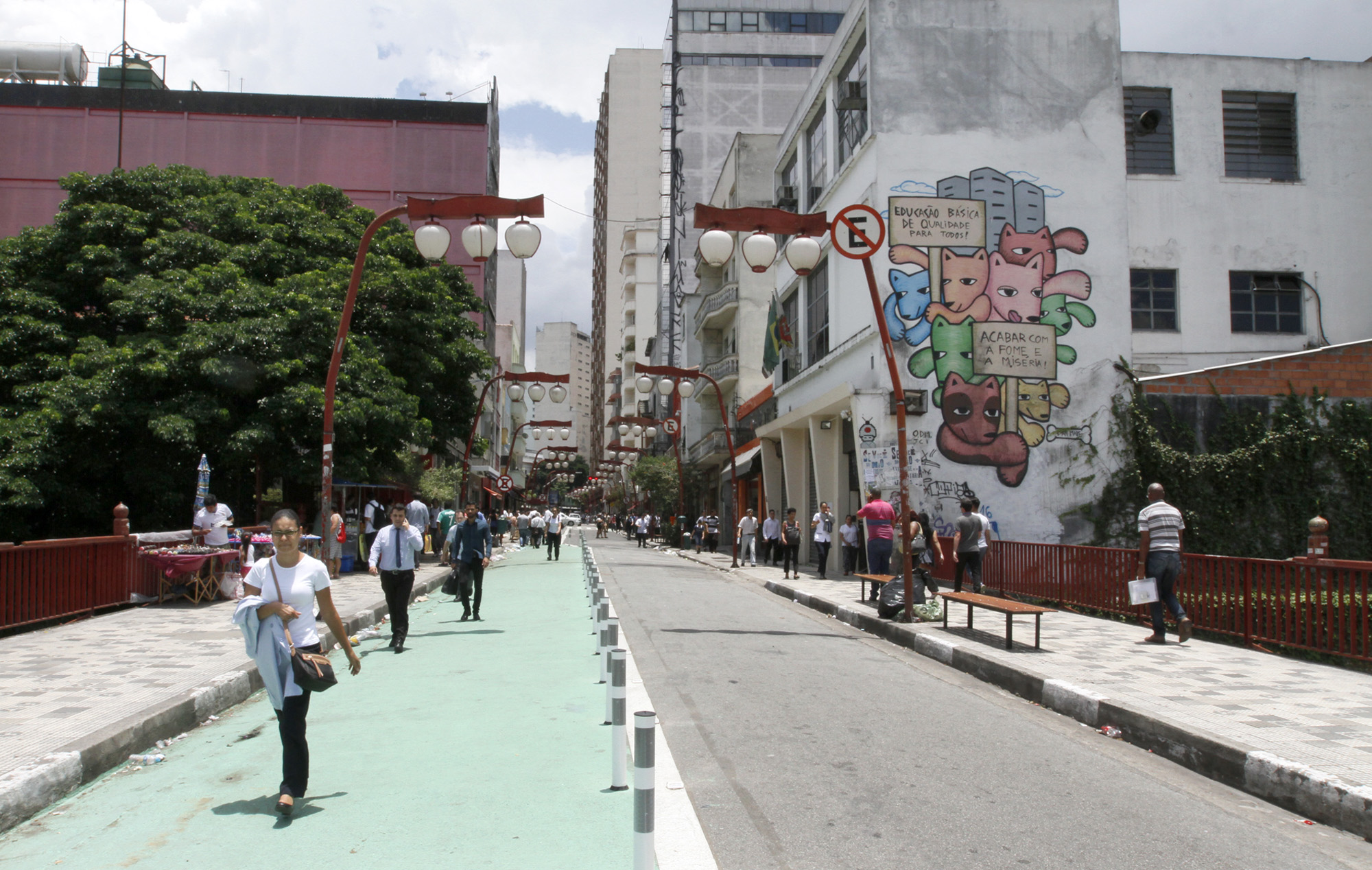 890848-Rua Galvão Bueno na Liberdade