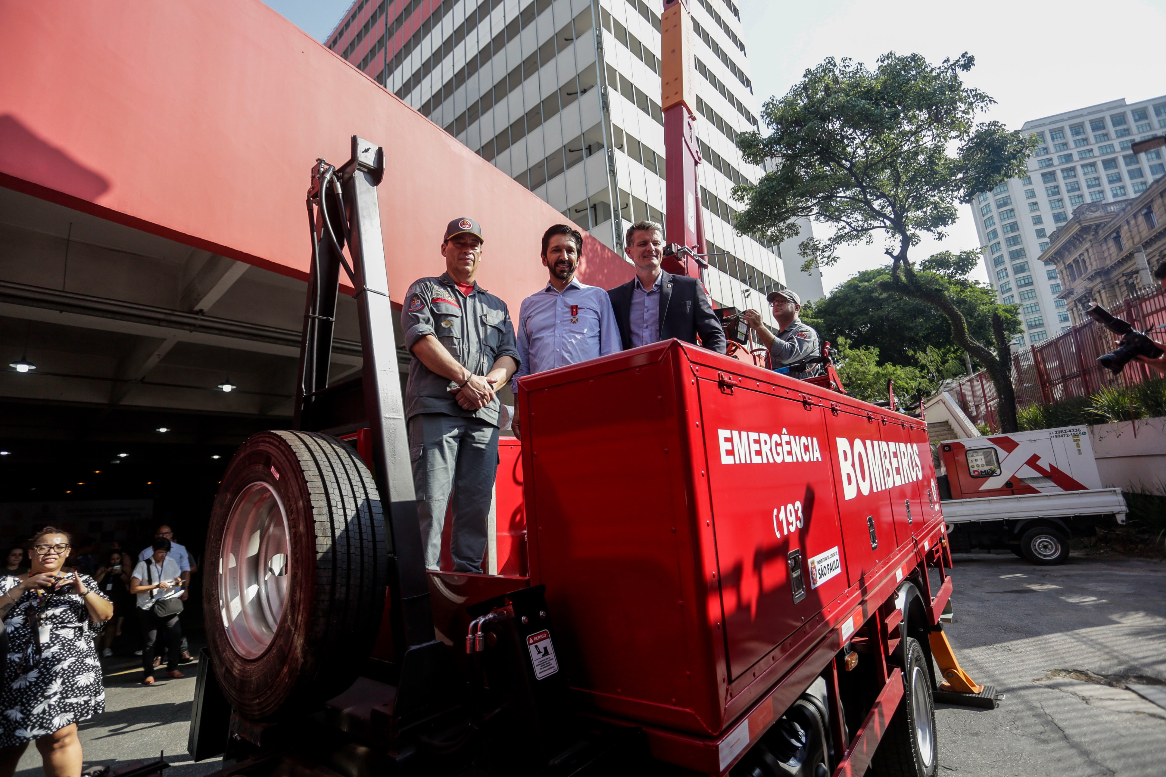 968501-Entrega de Viaturas para o Corpo de Bombeiros