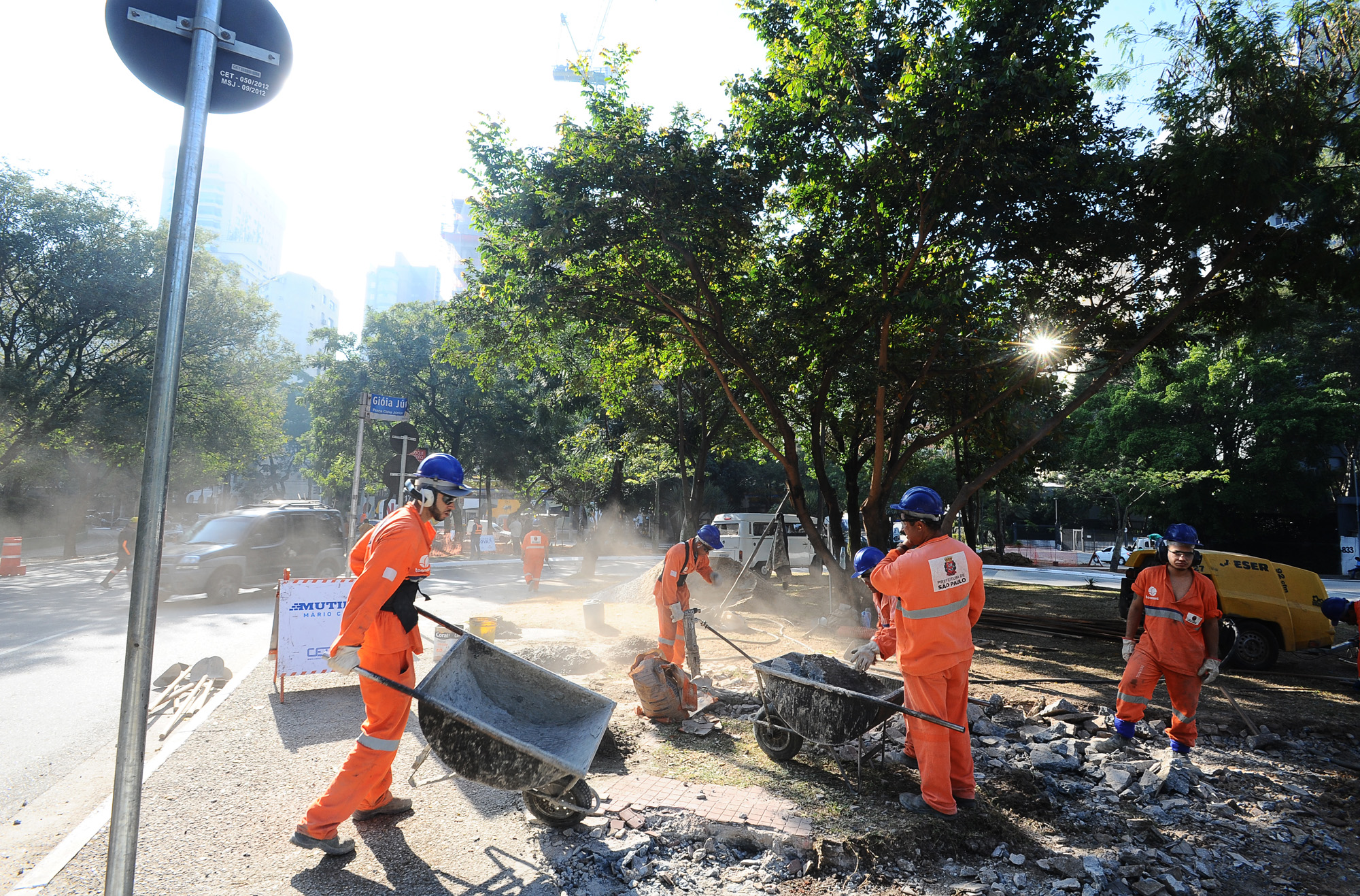 1010548-Mutirão Mário Covas – Programa CALÇADA NOVA - Pinheiros