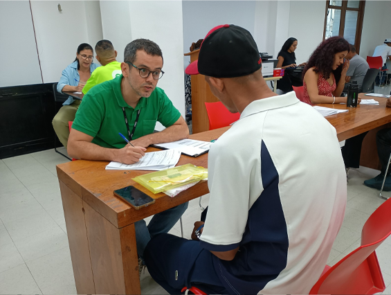 O mutirão proporciona oportunidades para quem enfrenta muitas dificuldades de reinserção