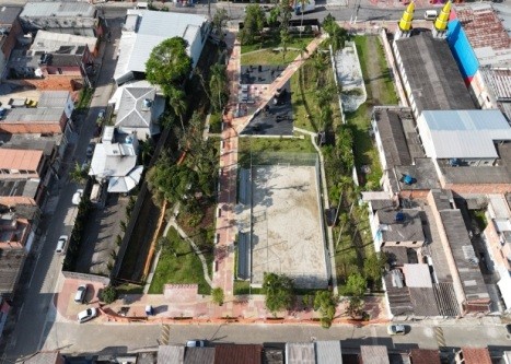 Praça Cívica no bairro Vargem Grande