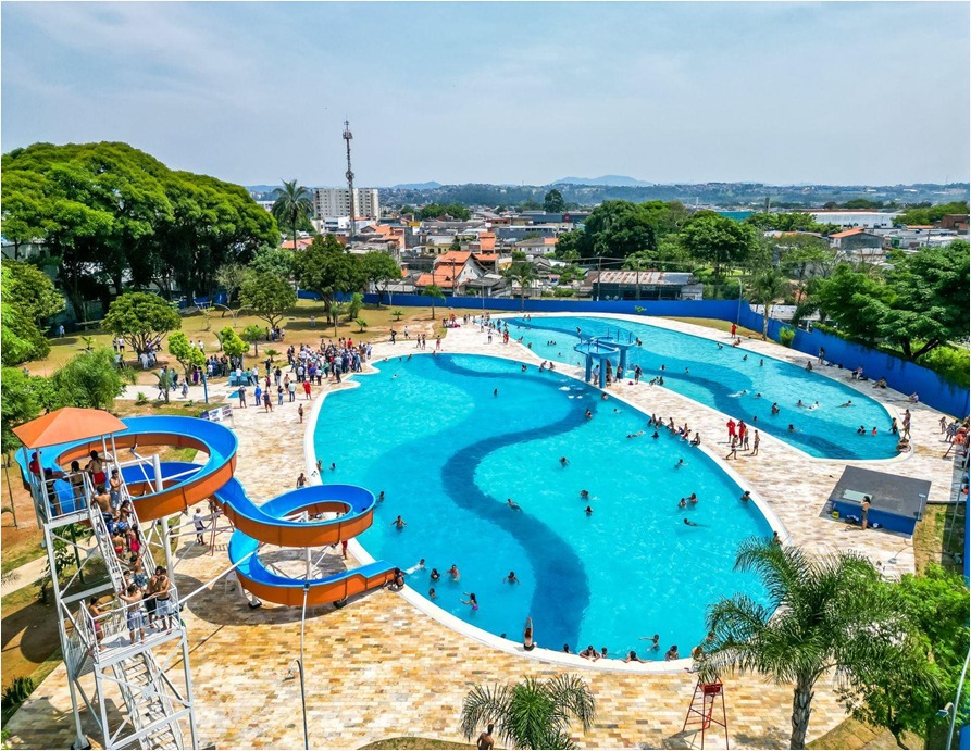 Na imagem, fotos das piscinas do Centro Esportivo Vila Curuçá.