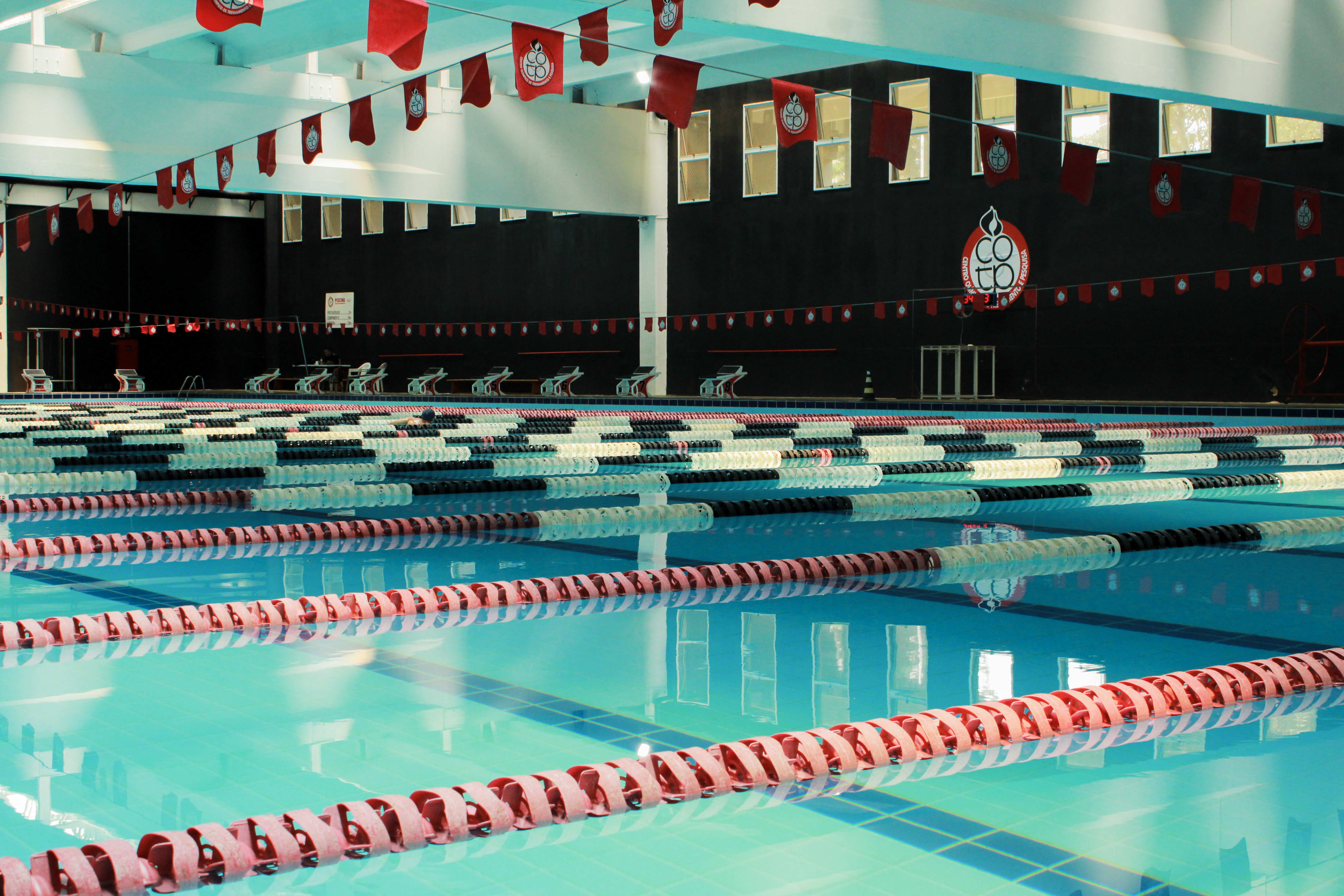 Na imagem, piscina olímpica do Centro Olímpico de Treinamento e Pesquisa.