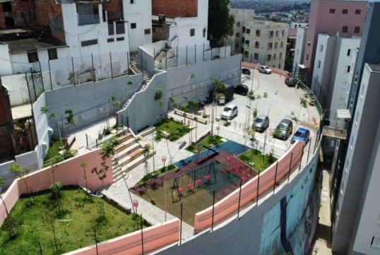 Foto aérea do parque após obra de urbanização